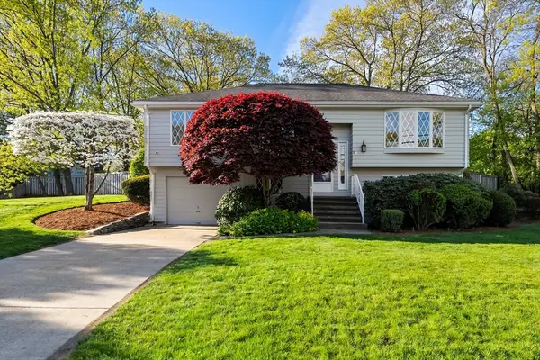 14 Eugene Rd, Burlington, MA 01803