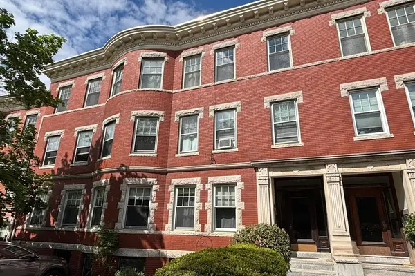 12 Colbourne Cres #2, Brookline, MA 02445