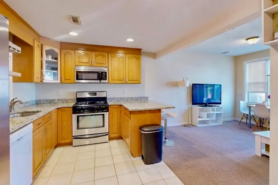 110 Coolidge Hill Rd #4, Watertown, MA 02472 - #3
