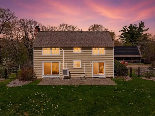 9 Adams Rd, Hubbardston, MA 01452