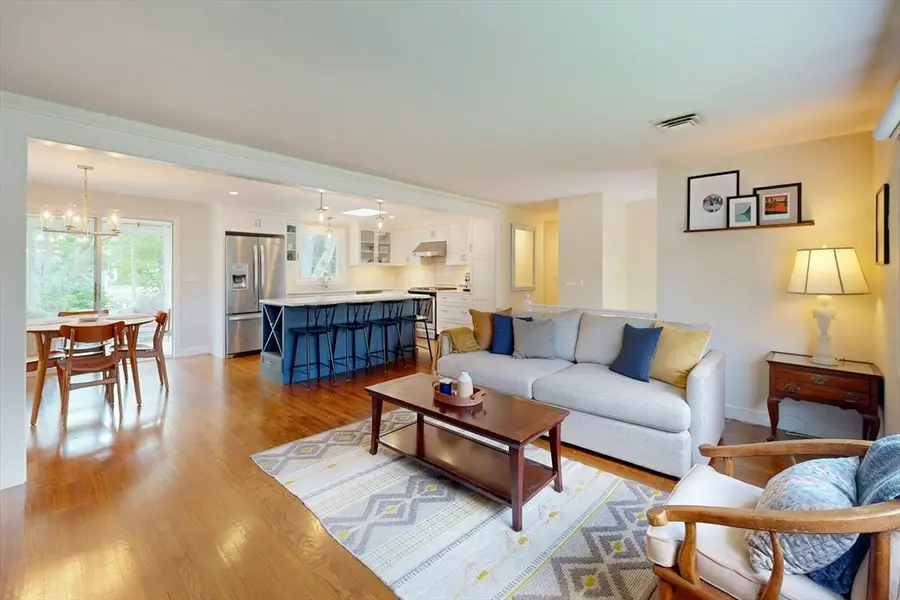 18 Emerson Rd, Medfield, MA 02052 - #3