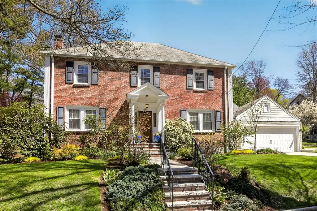 152 Beverly Rd, Chestnut Hill, MA 02467 - #1