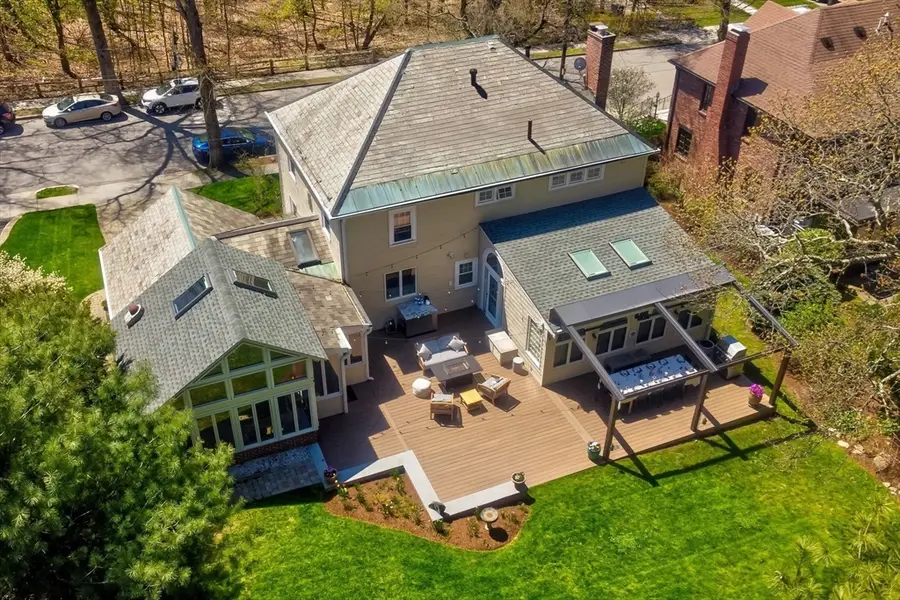 152 Beverly Rd, Chestnut Hill, MA 02467 - #2