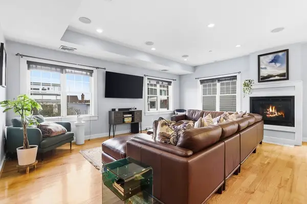 345 W Broadway #8, Boston, MA 02127