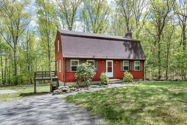 250 Prospect St, Franklin, MA 02038