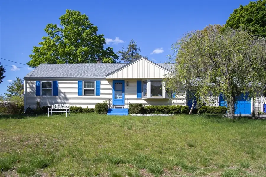 49 Fitzgerald Rd, Springfield, MA 01104 - #3