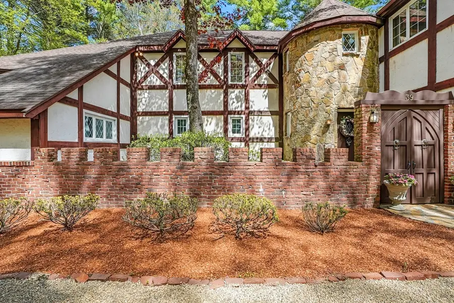 39 School Street, Hopkinton, MA 01748 - #2