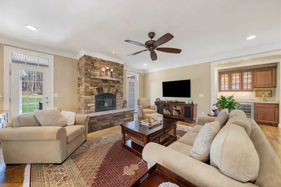 99 Red Gate Rd, Tyngsborough, MA 01879 - #3