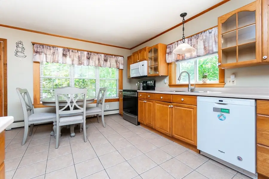 12 Brook St, Taunton, MA 02780 - #3