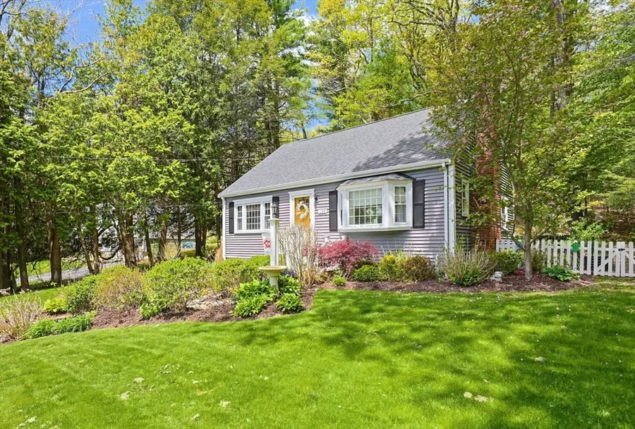135 Locust St, Holliston, MA 01746 - #2