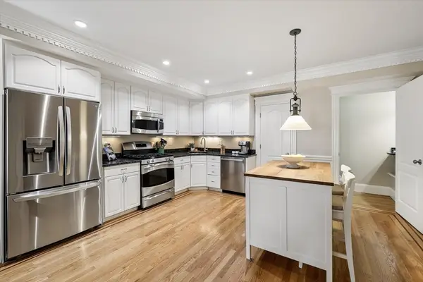 578 E Broadway #1, Boston, MA 02127