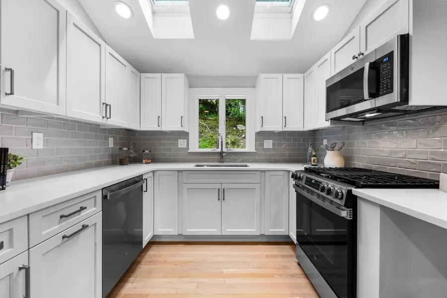 127 Prospect St, Wellesley, MA 02481 - #3