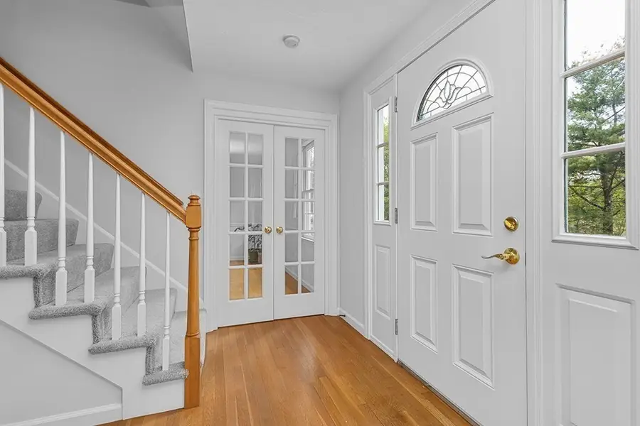 8 Autumn Ln, Natick, MA 01760 - #3
