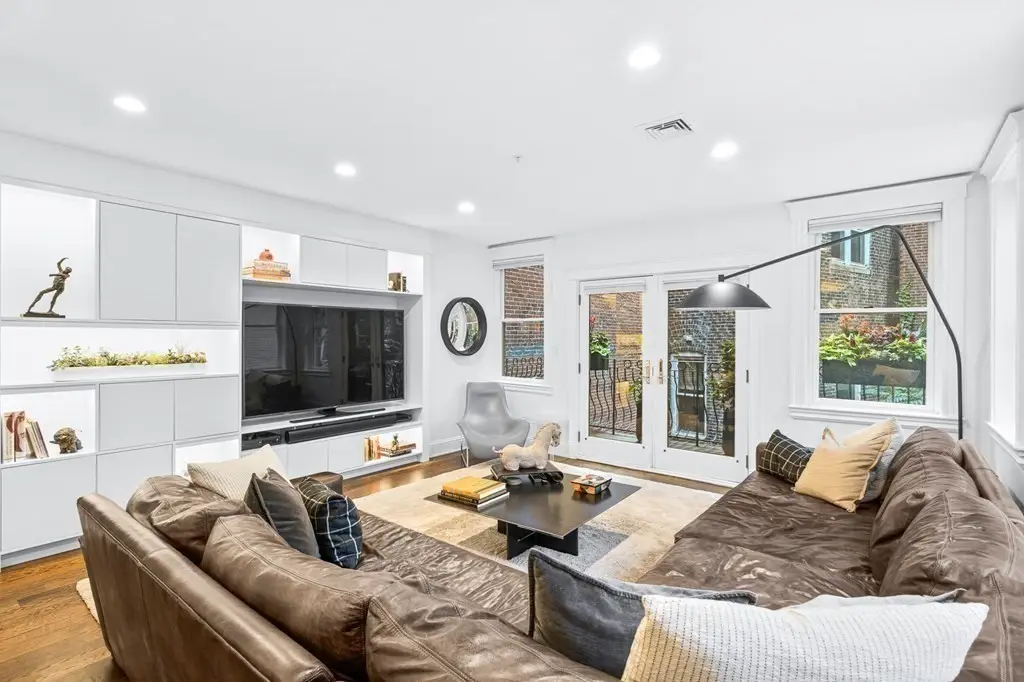 290 North St #2, Boston, MA 02113 - #1