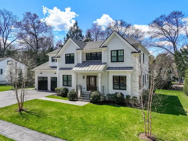 7 Massasoit Street, Wellesley, MA 02481