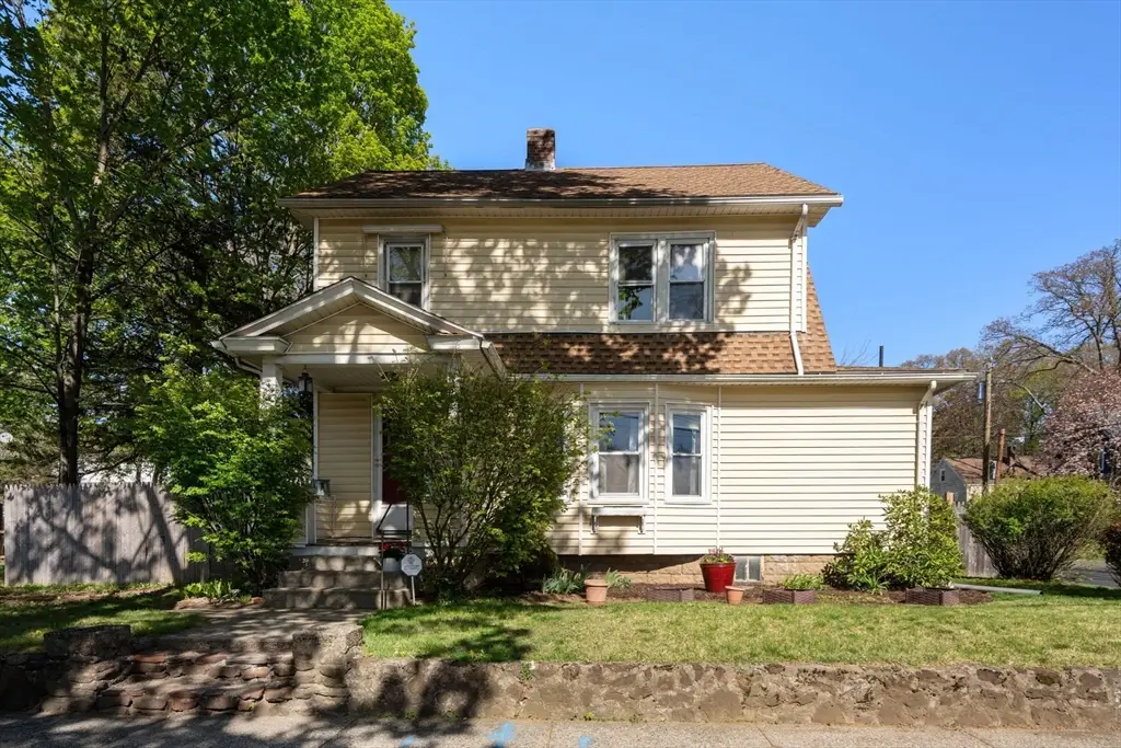 217 Ellsworth Ave, Springfield, MA 01118 - #1
