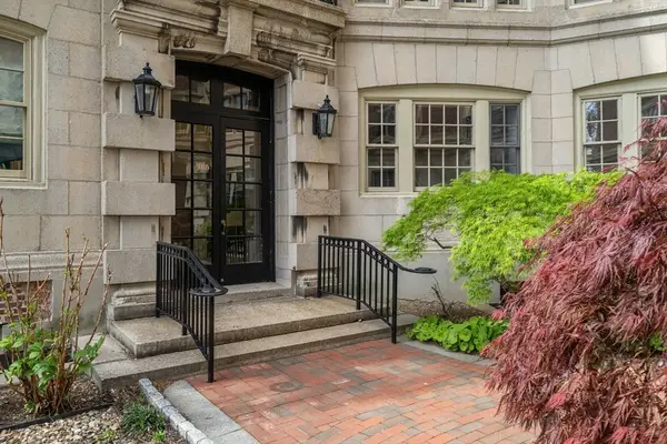 986 Memorial Drive #104, Cambridge, MA 02138