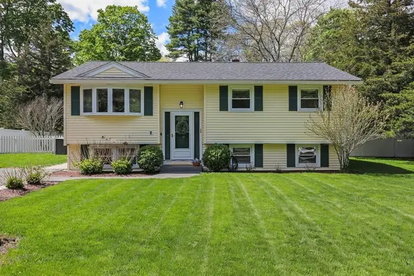 12 Christopher Rd, Holliston, MA 01746