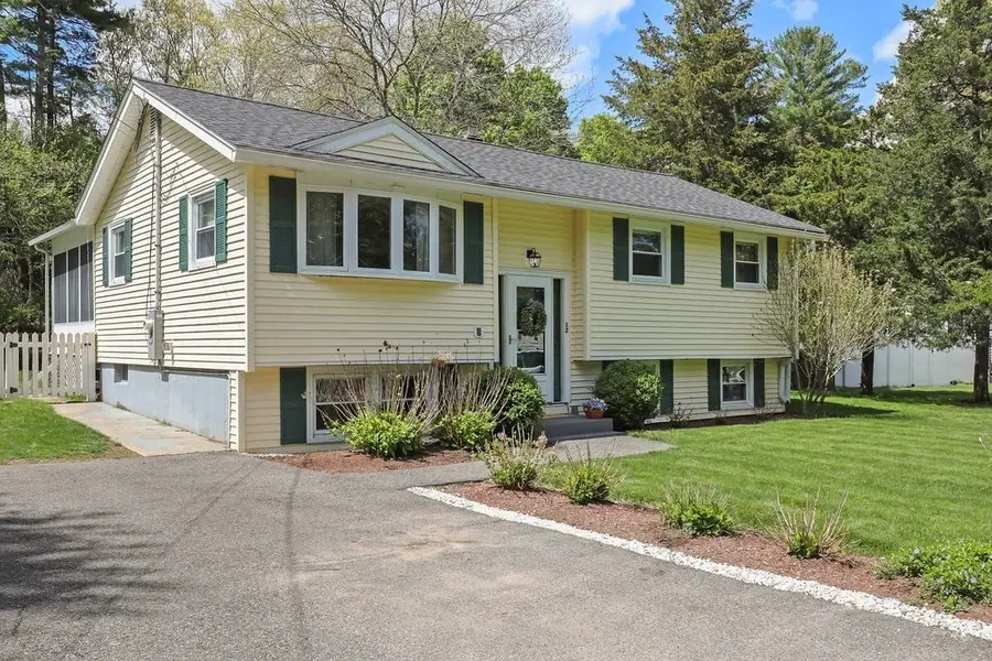 12 Christopher Rd, Holliston, MA 01746 - #2