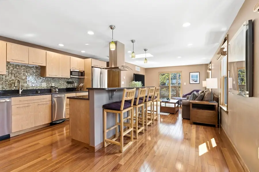 419 E 3rd St, Boston, MA 02127 - #3