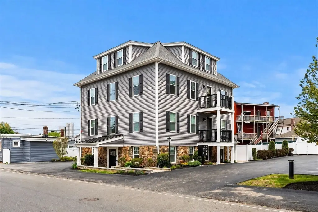 4 Wakefield Ave #4, Wakefield, MA 01880 - #1