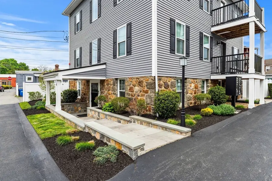 4 Wakefield Ave #4, Wakefield, MA 01880 - #3
