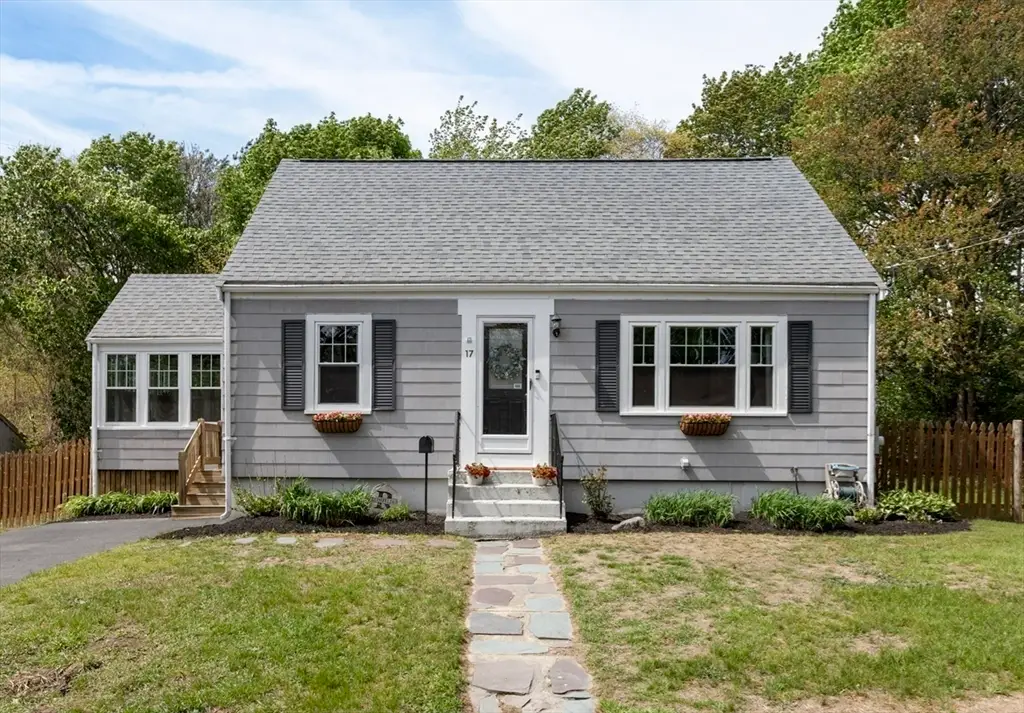 17 Melvern Rd, Abington, MA 02351 - #1