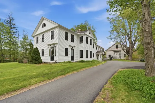 26 Main St, Hubbardston, MA 01452