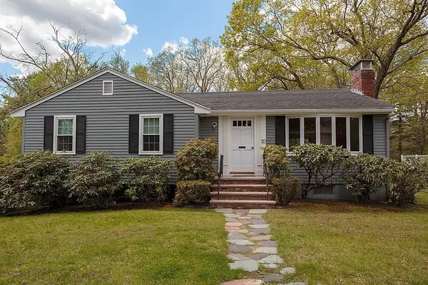 10 Brentwood Drive, Reading, MA 01867