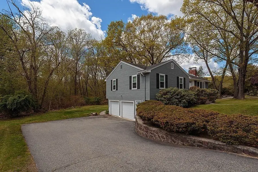 10 Brentwood Drive, Reading, MA 01867 - #3