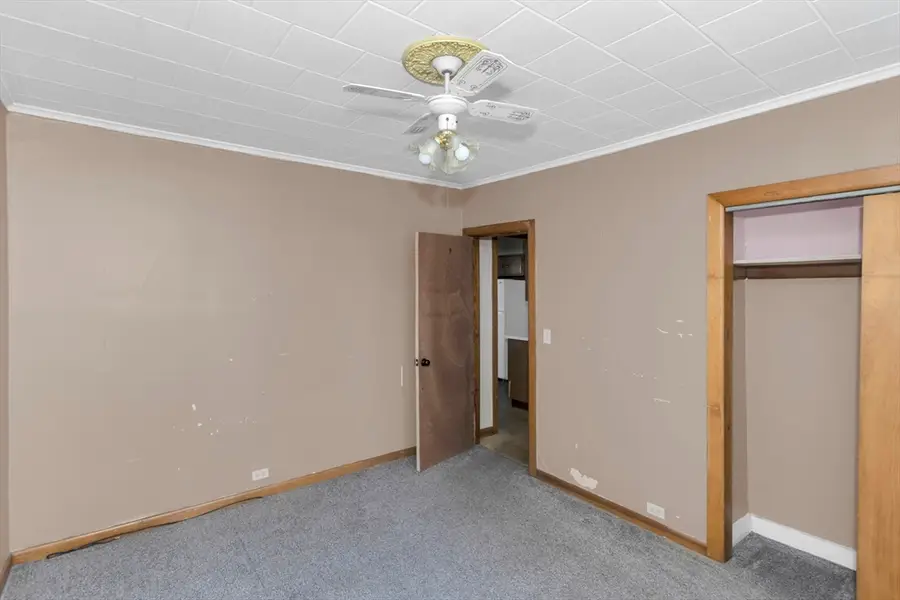 53 Calumet Rd, Holyoke, MA 01040 - #3