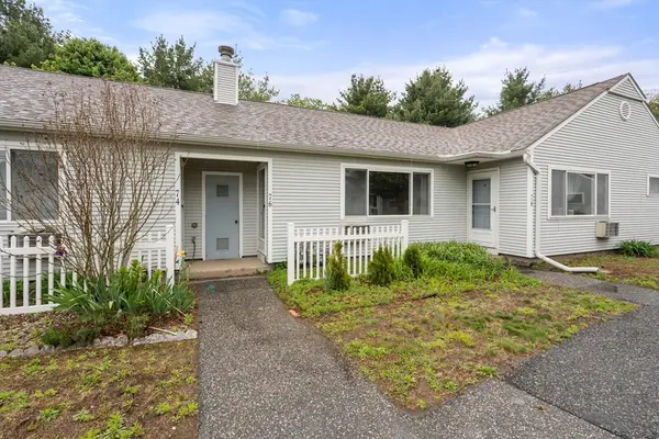 76 Mitchell Dr #76, Chicopee, MA 01022