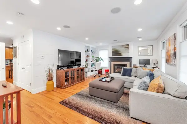 196 Durnell Ave #196, Boston, MA 02131