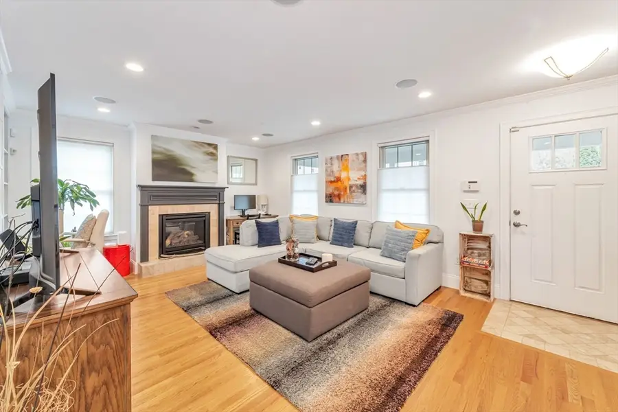 196 Durnell Ave #196, Boston, MA 02131 - #3