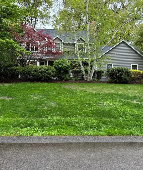 25 Old Wood Road, North Attleboro, MA 02760