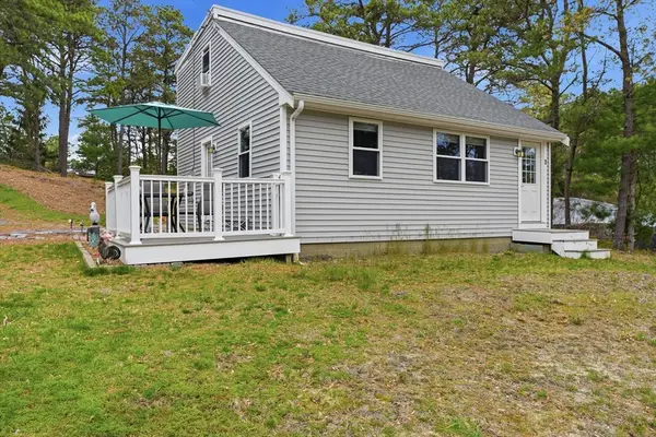 2 Great Wind Dr, Plymouth, MA 02360
