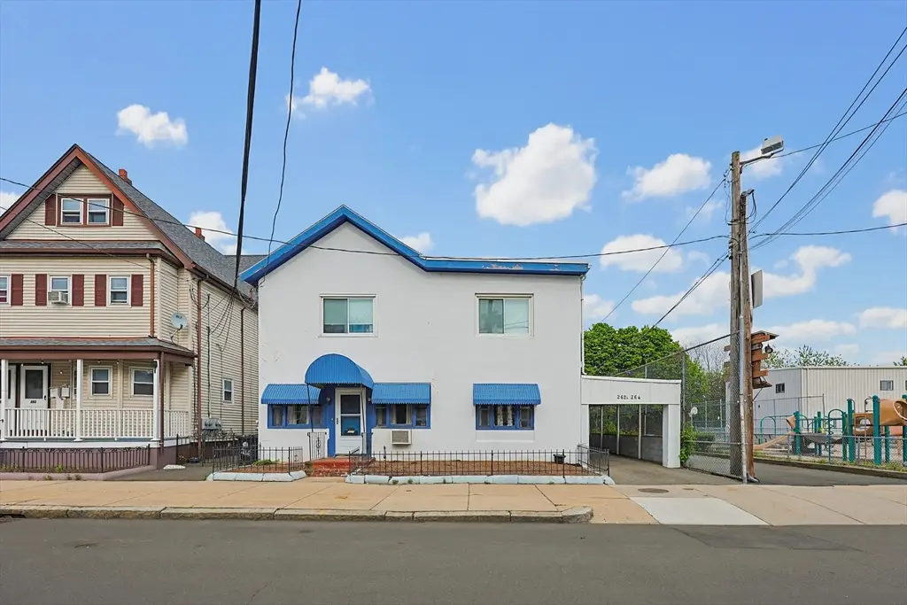 262-264 Pearl St, Malden, MA 02148 - #1
