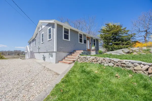 9 Chestnut Pl, Hingham, MA 02043