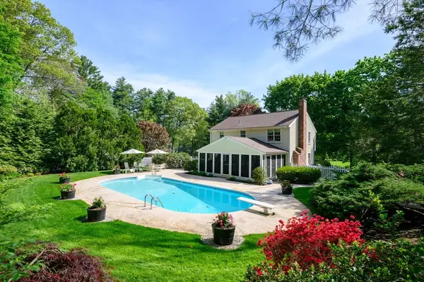 341 Lincoln St, Norwell, MA 02061