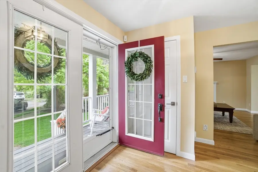 18 Oakridge Dr, Saugus, MA 01906 - #3