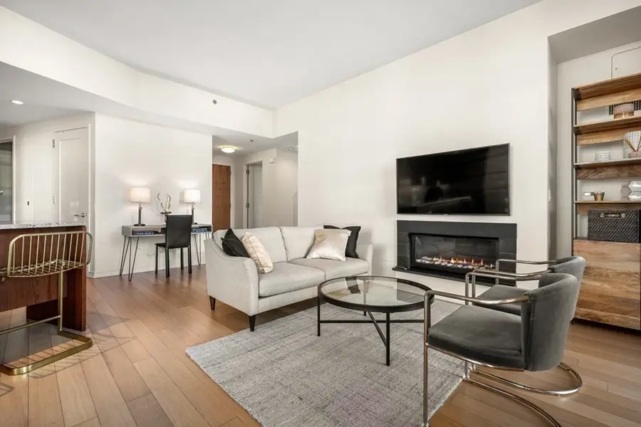 580 Washington St #PH3, Boston, MA 02111 - #3
