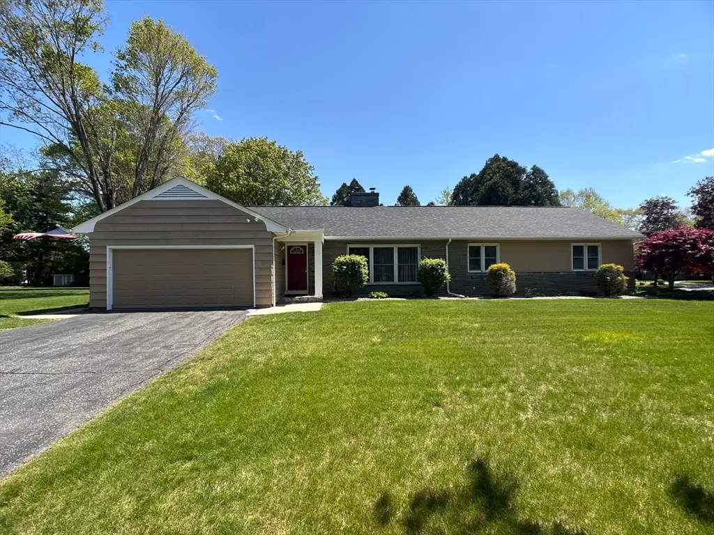 9 Vanguard Ln, Longmeadow, MA 01106 - #1