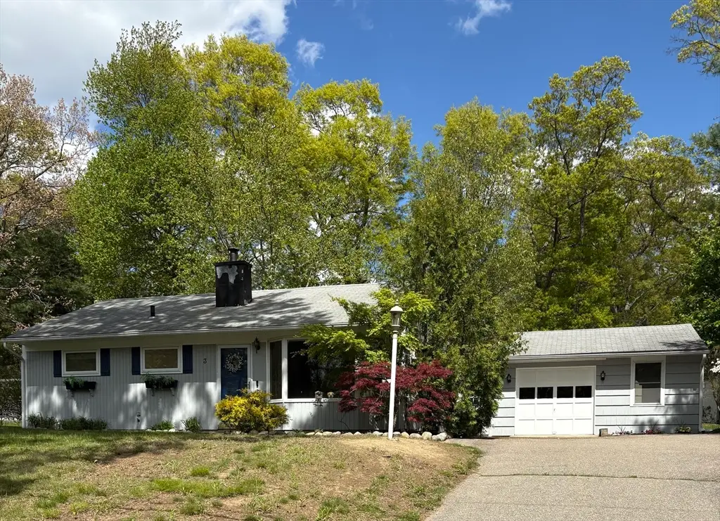 3 Crestwood Ave, Plainville, MA 02762 - #1
