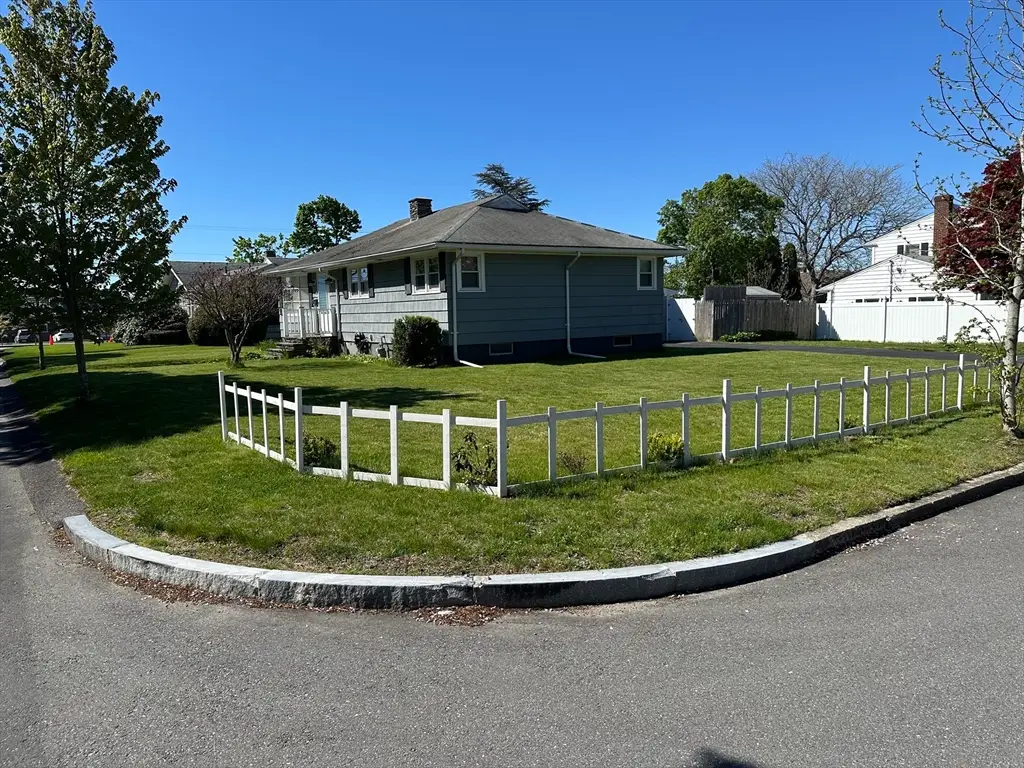 11 Westview, New Bedford, MA 02740 - #1