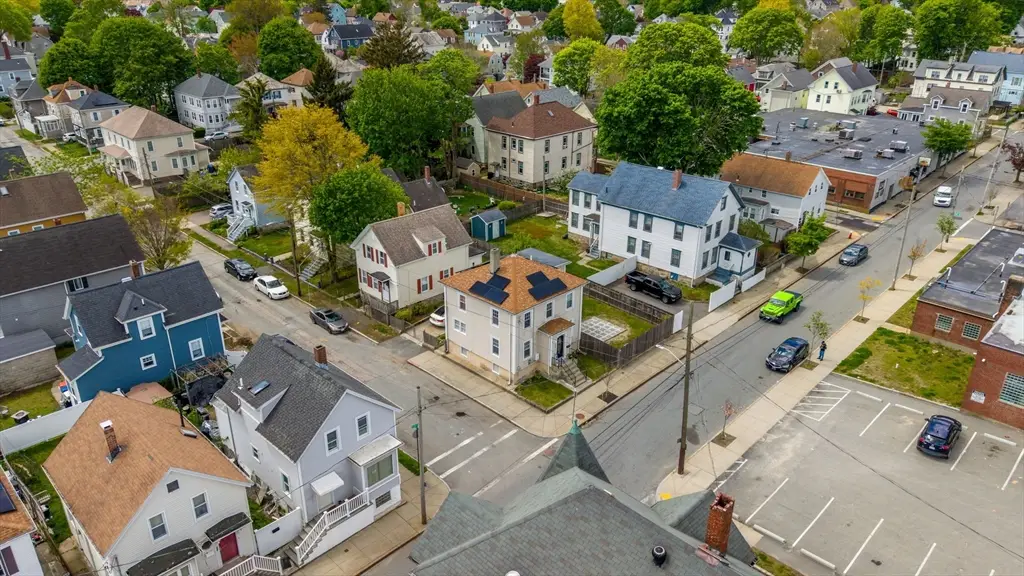 672 Kempton St, New Bedford, MA 02740 - #1