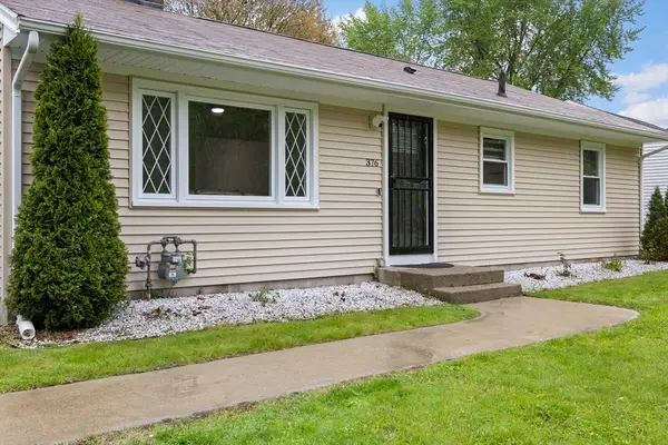 376 Hermitage Dr, Springfield, MA 01129