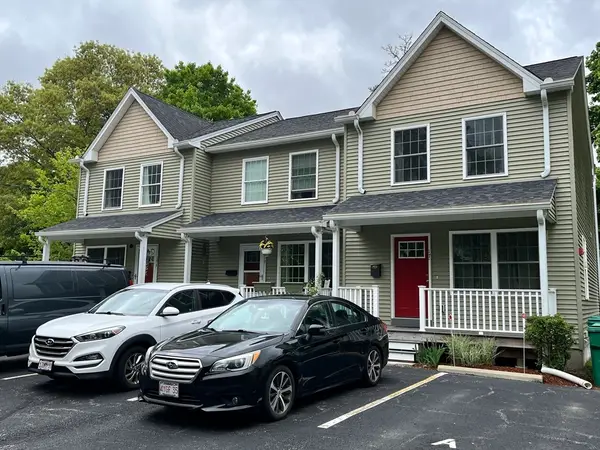17 Arcade Street #B, Northbridge, MA 01588