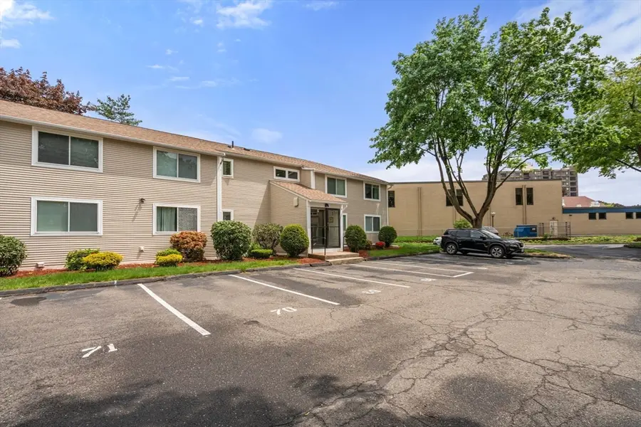 8 Arbor Way #A, Holyoke, MA 01040 - #2