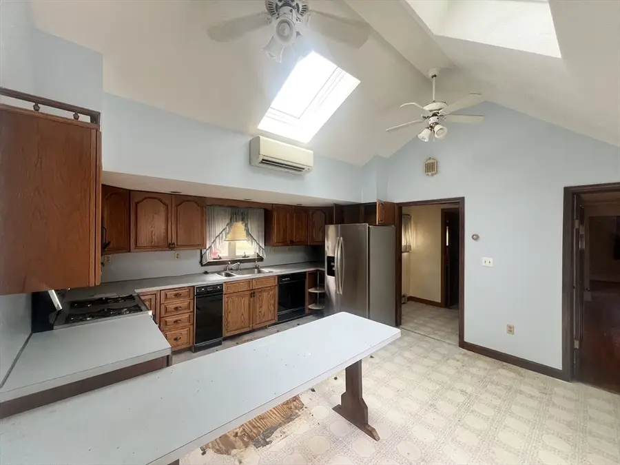 181 Pleasant St, Norwood, MA 02062 - #3