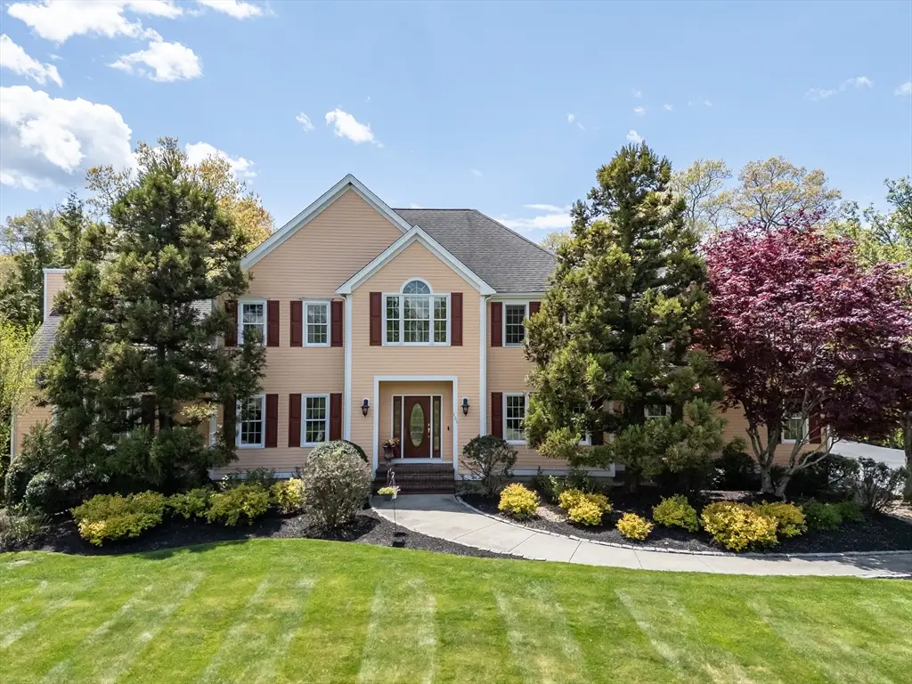 101 Meadowbrook Ln, Westport, MA 02790 - #1